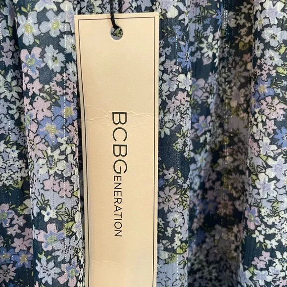 BCBG BABYDOLL FLORAL DRESS,MINI LENGTH, SIZE 6. BALLOON SLEEVES, SQUARE NECKLINE - Picture 7 of 16